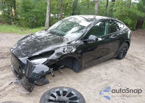 2023 Tesla Model Y Awd/Long Range Dual Motor All-Wheel Drive from USA, damaged, VIN 7SAYGDEE4PF755239